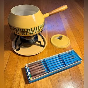 Vintage Fondue set - excellent condition complete w/ fondue forks- made …